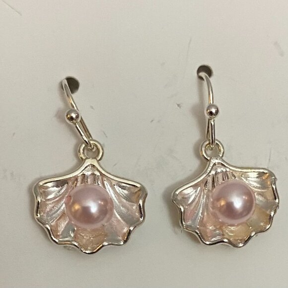 Crystal pearl earrings 6mm  NEW - Picture 1 of 2
